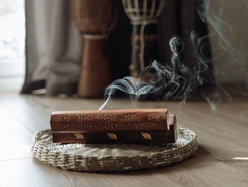 sage-smudging